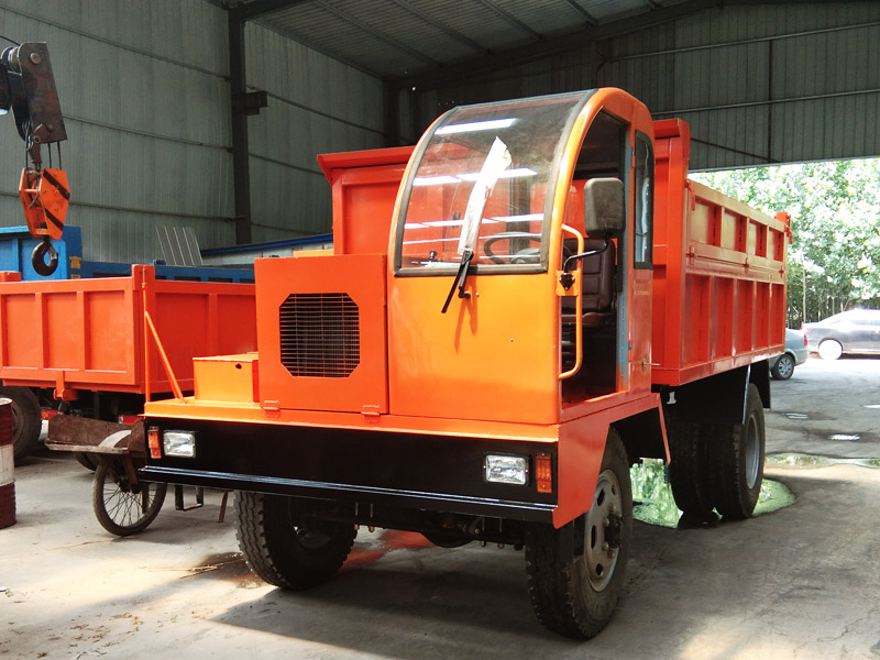 工程運輸四驅(qū)車